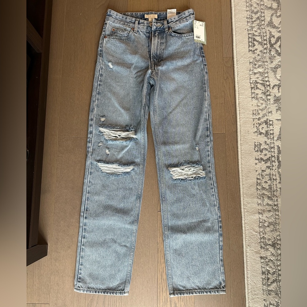 NWT- H&M Distressed Mom Jeans